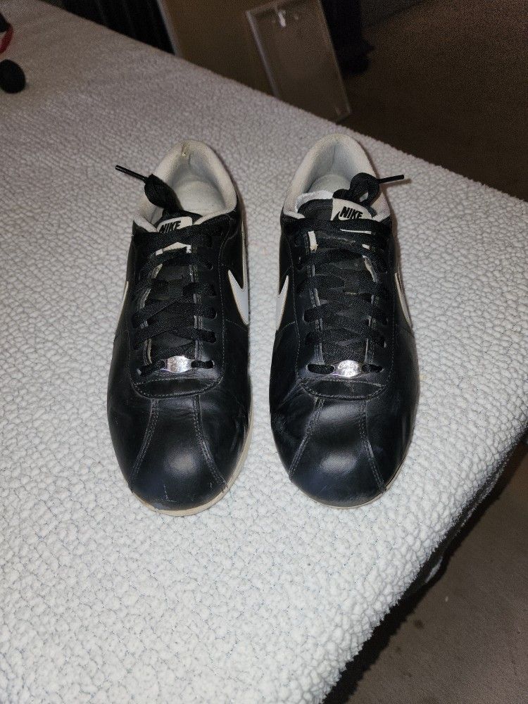 Size 11.5 Nike Cortez 72 on Front Metal Tag