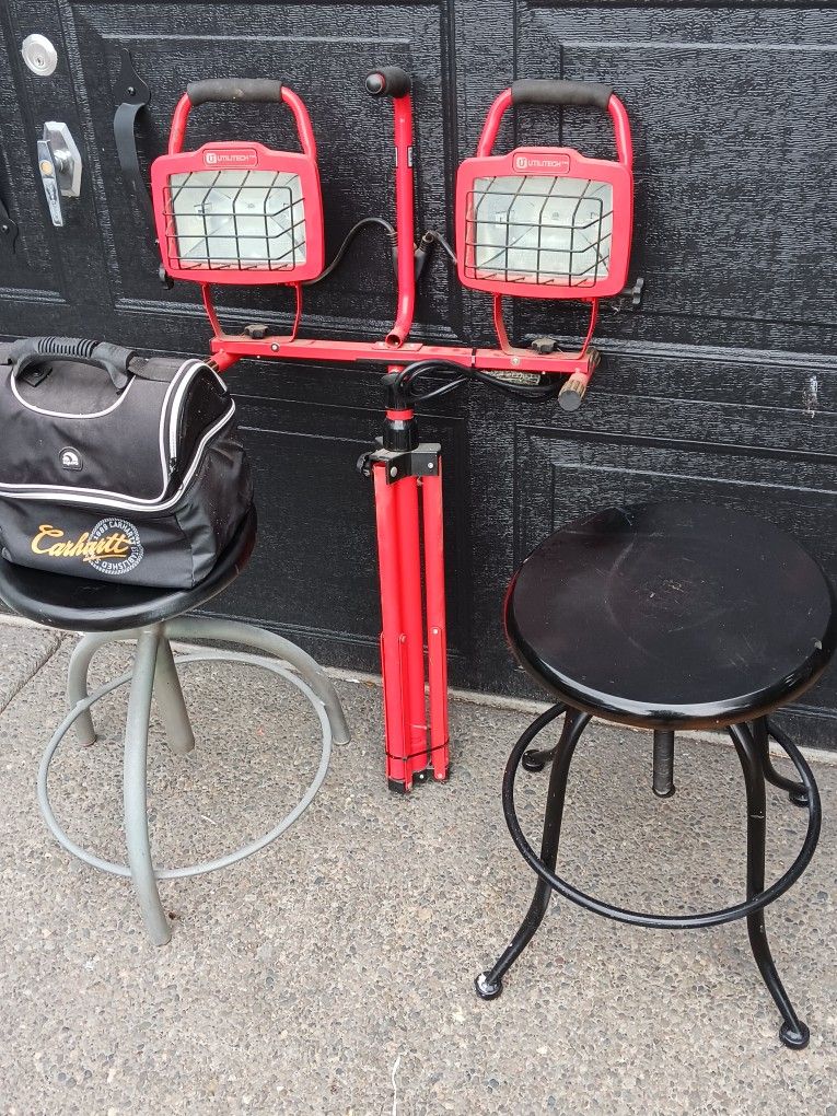 CARHARTT / DUAL SHOP LIGHTS, 2 Swivel Stools