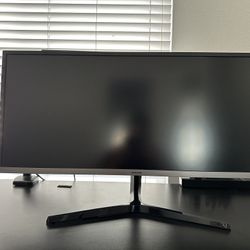 Samsung 34” QHD Ultra wide Monitor