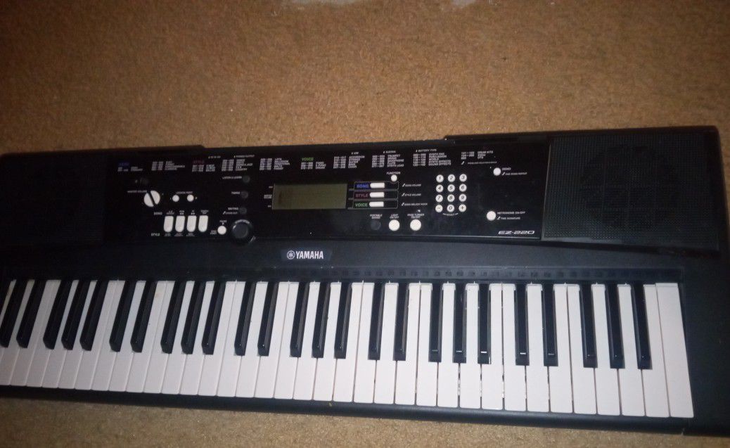 Yamaha E220 Professional Music Keyboard 