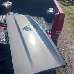 Dodge ram super nais and clean tailgate 2017 camera and electric latch