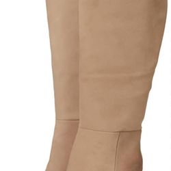 New Never Worn Steve Madden Croft Tan NuBuck Sz 9,  2 Sm Marks on Btm of Rt Heel