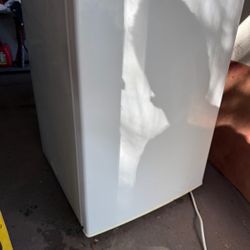 Mini fridge