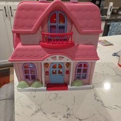 DOLL HOUSE FOR LITTLE DOLLS SEE DESCRIPTION 