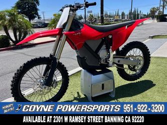 2024 Stark Varg Alpha 80 Stark Red