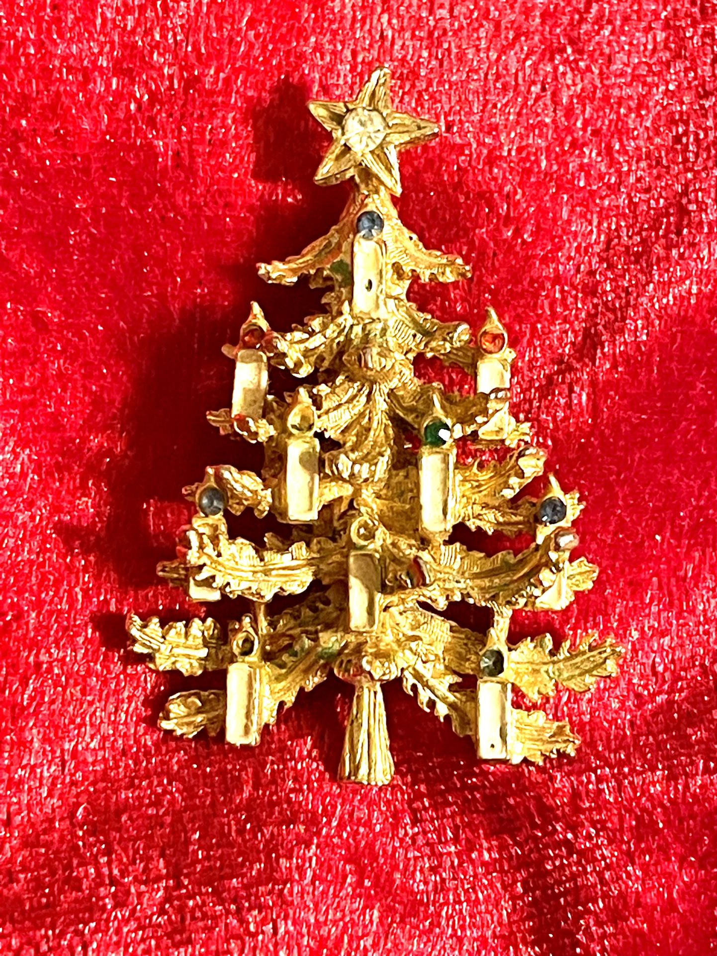 Vintage ART Designer Holiday Brooch