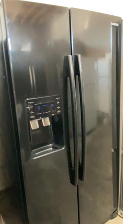 Samsung Side By Side Black Fridge
