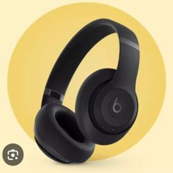  Beats Solo3 Wireless On-Ear Headphones.