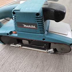 Markita belt sander
