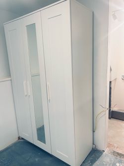 Clothing storage unit