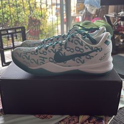 Kobe 8 Radiant Emerald Size 11.5