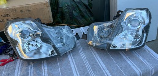 03-07 Cadillac CTS Factory Style Headlights