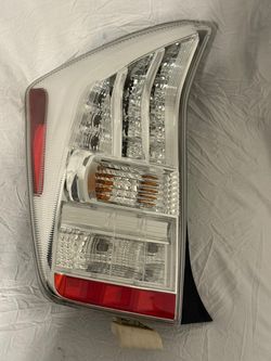 2011 Toyota Prius Driver Side Rear Taillight (LH) - US Auto V10
