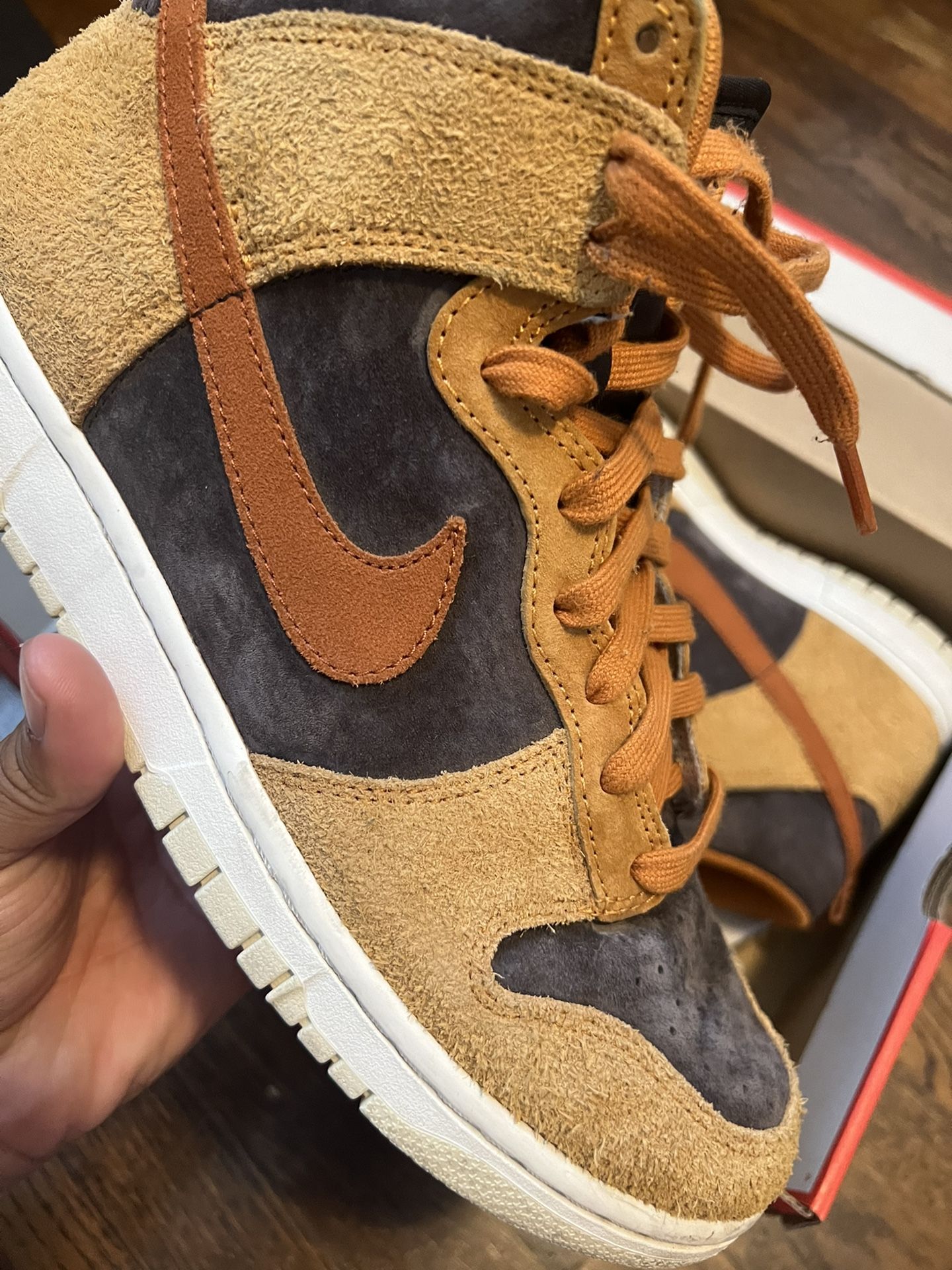 Mens Nike Dunks LPU] Dark Curry Dunk Hgh. Cream Laces On These Are ...