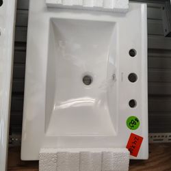 Bathroom Vanity Top 18 X 24 for 8" faucets