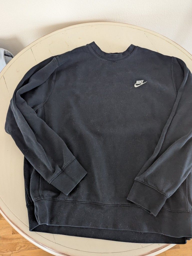 Nike black sweatshirt size large