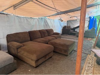Brown couch good condition with ottoman clean we sell all the time delivery 40 local