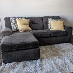 Gray Two-piece Sectional With Chaise 