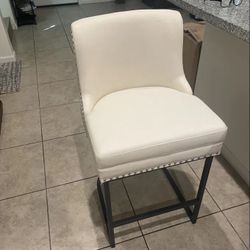 4 Counter Stools- new In Boxes