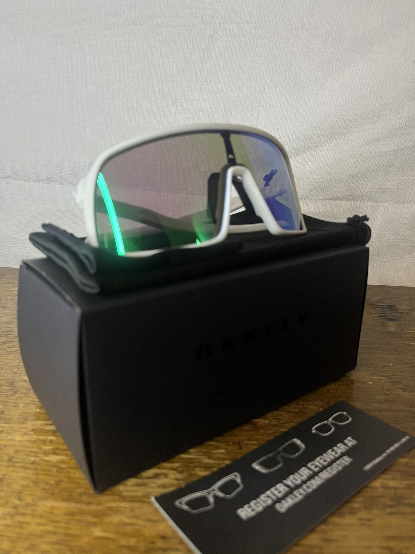 OAKELYS SUTRO SUNGLASSES PURPLE LENS