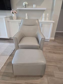 Leather Swivel Chair With Ottoman