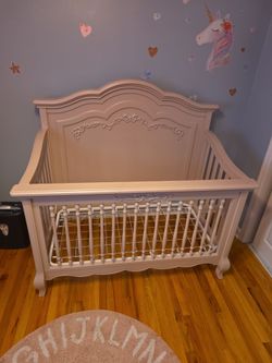 Dresser and combertible crib