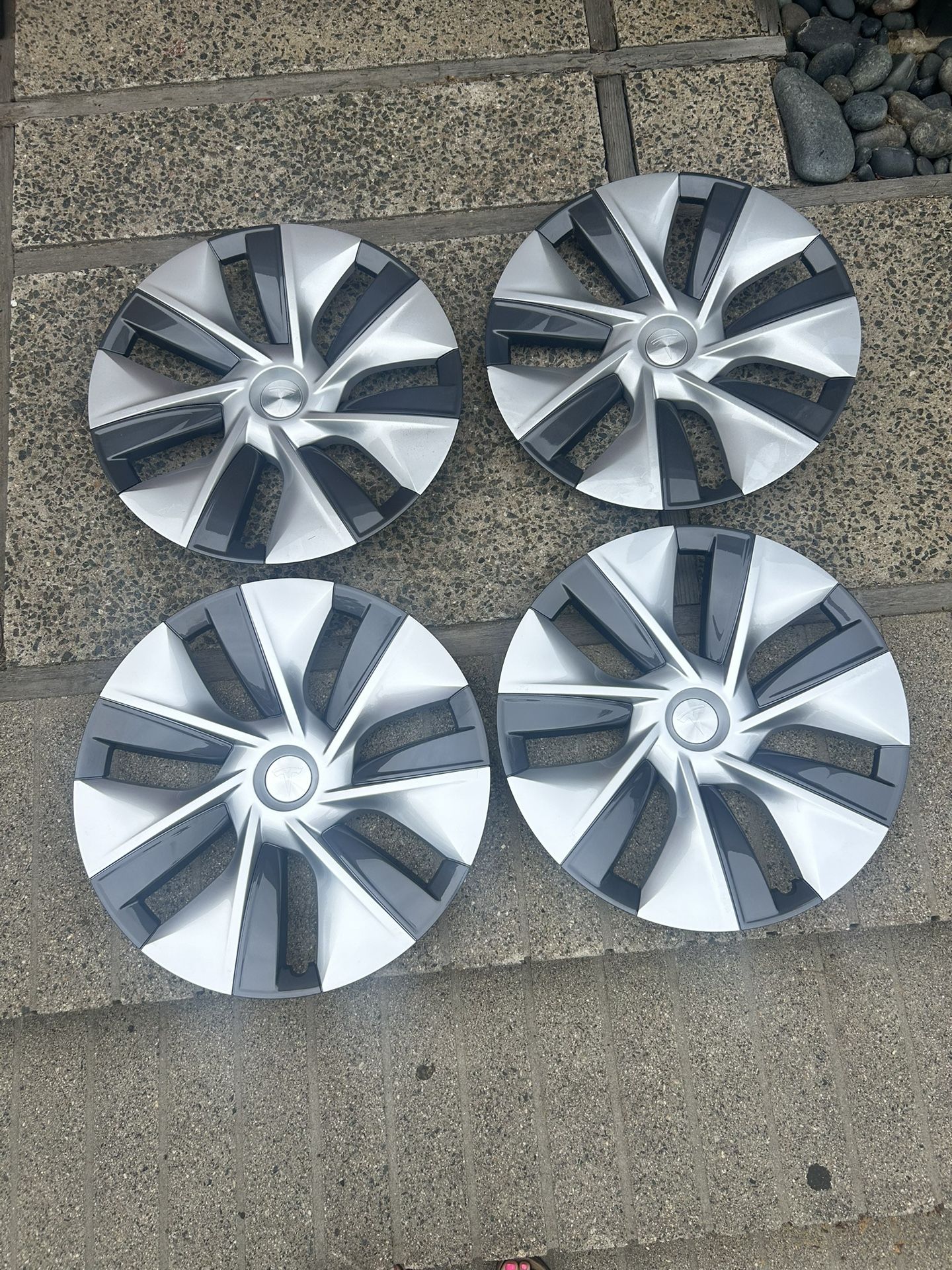 TESLA Y 2023 Stick RIM Covers Wheel Coverings