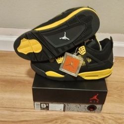 Air Jordan Retro 4 "Thunder" 2012 Release