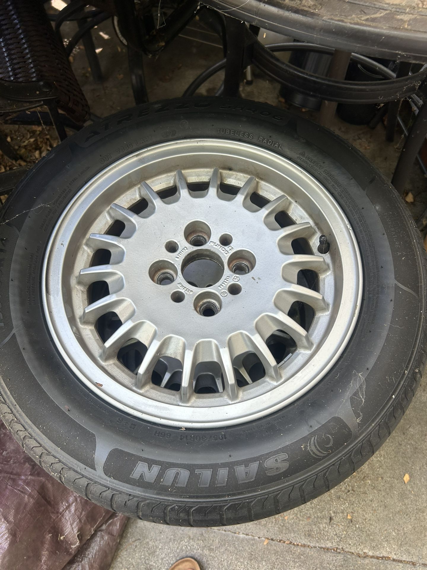 E30 Wheel And Tire Set
