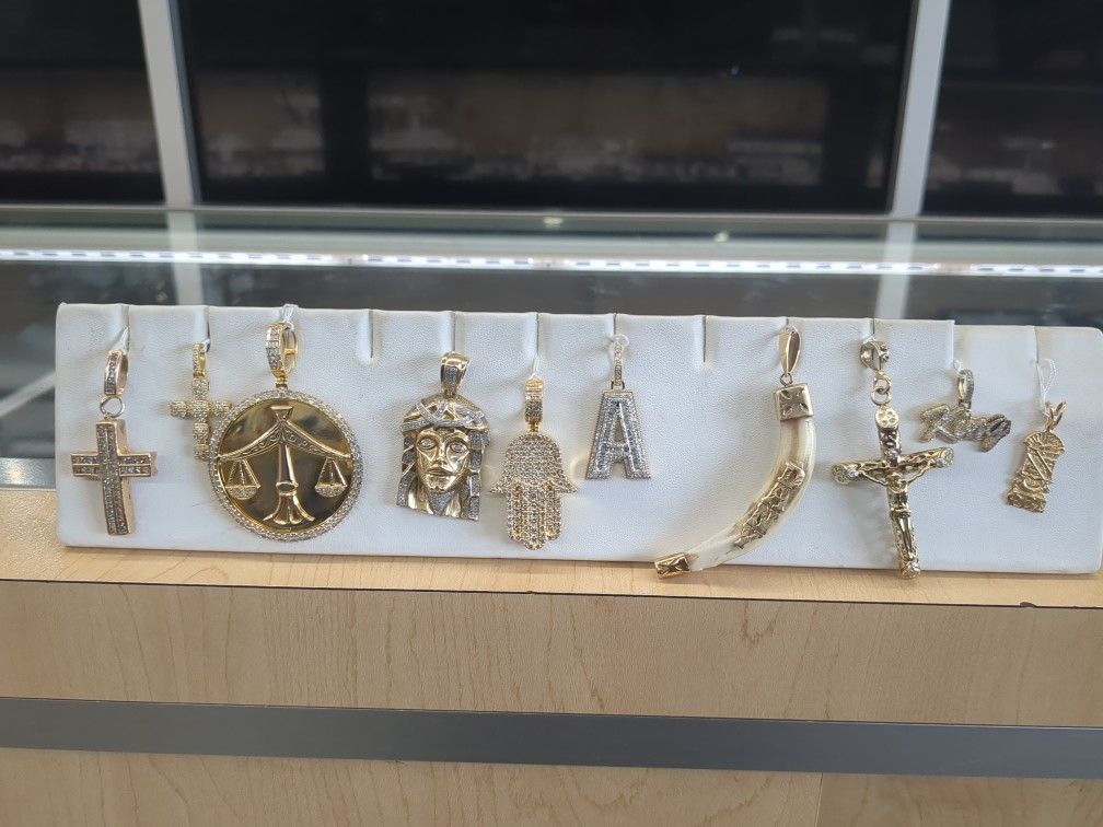14k 10k Diamond Pendant Pendant Different Gram´s Different Prices Layway Available 10% Down If You Interested Please Ask Maribel Thank You,All Products : American Fashion Style Bags On Sale