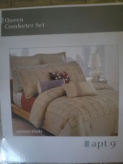 NEW-UNOPENED QUEEN SIZE COMFORTER SET