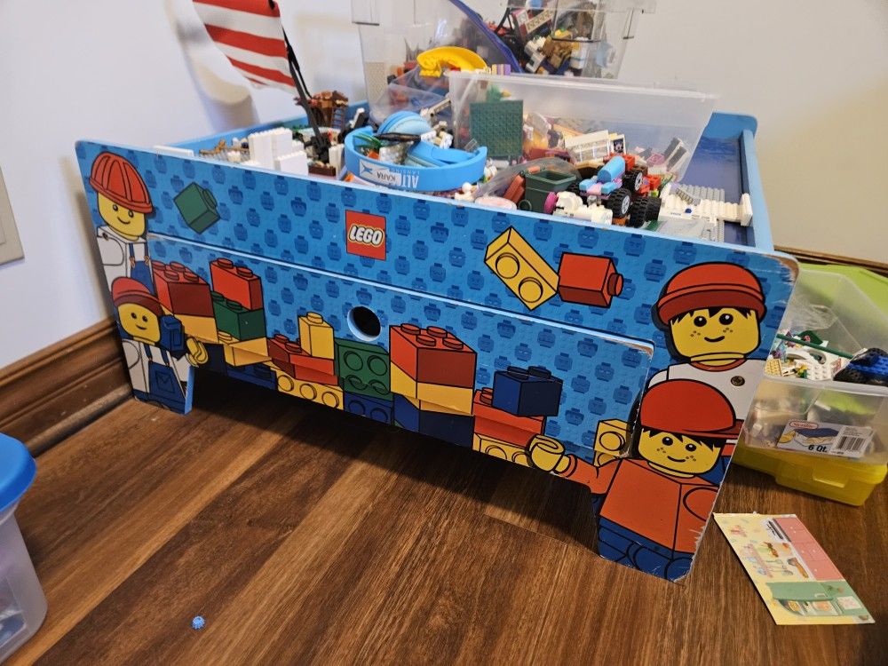 Vintage LEGO table!