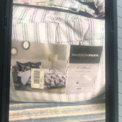 Madison Park 8 Piece Comforter Set Brand New King Size 
