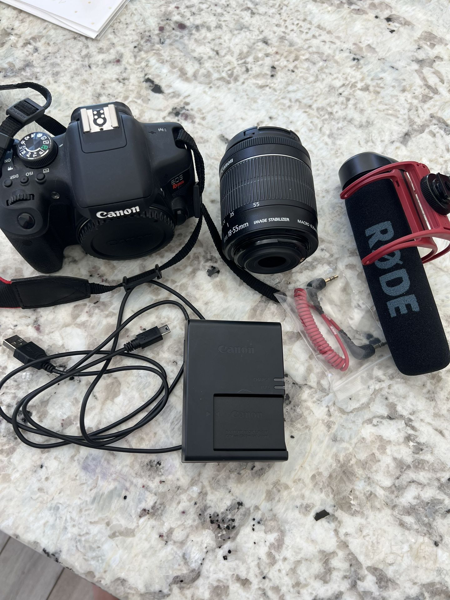 Canon EOS Rebel T6i