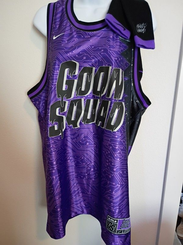 Men's Large LeBron James X Space Jam Goon Squad Jersey With Socks And Squad Nike As Well