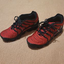 Red & Black Nike Vapormax Plus