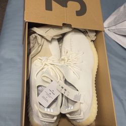 Yeezy Boost 350 V2