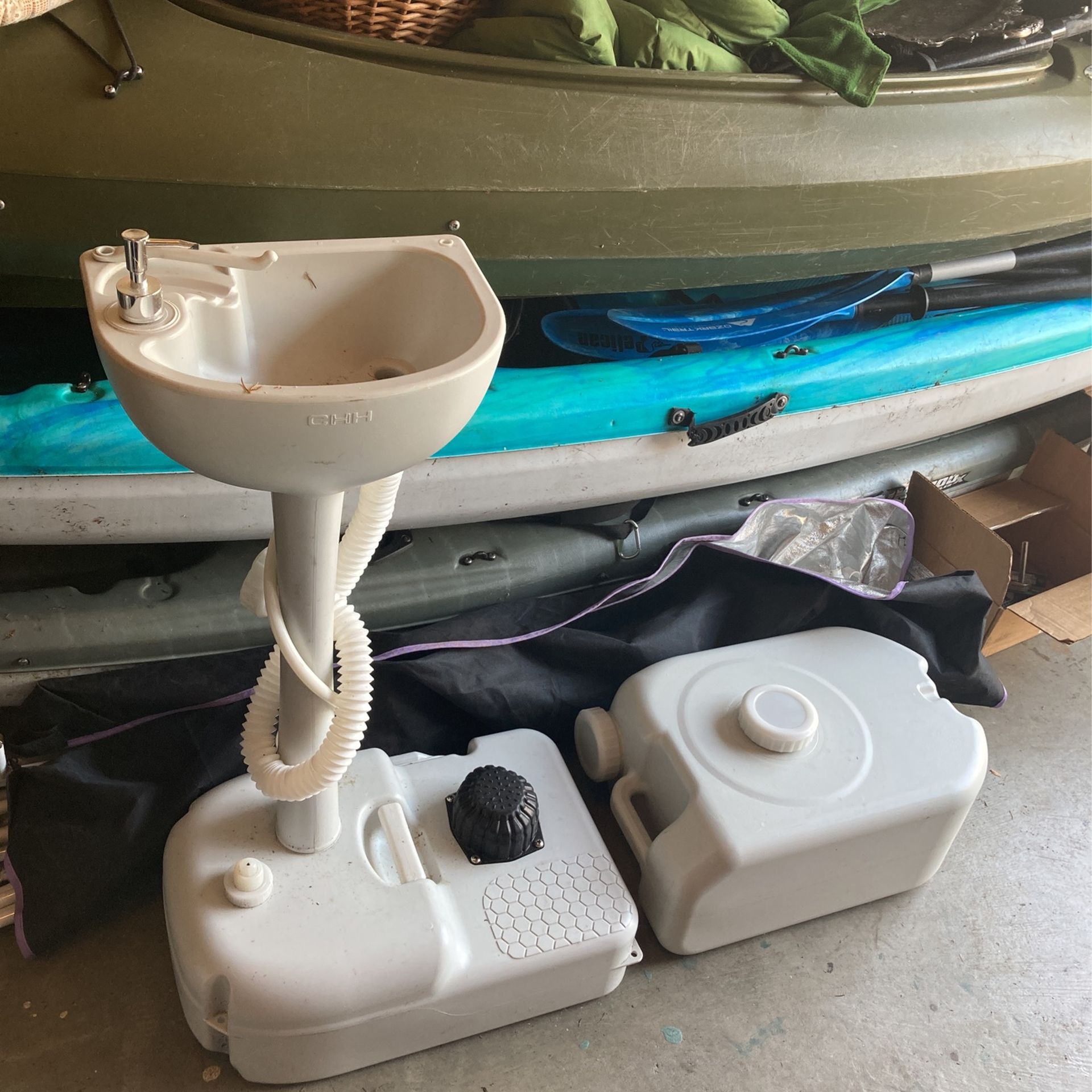 Camp sink