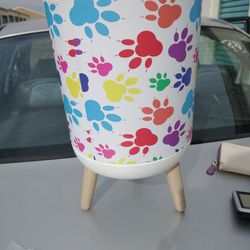 Small Trash Can with Lid Seamless with Colorful Pets Paws Cat or Dog Footprint Outline Cute Garbage Bin Wood Waste Bin Press Cover Round Wastebasket f