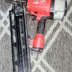 MILWAUKEE FRAMING NAILER