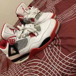 Jordan 4 Fire Red