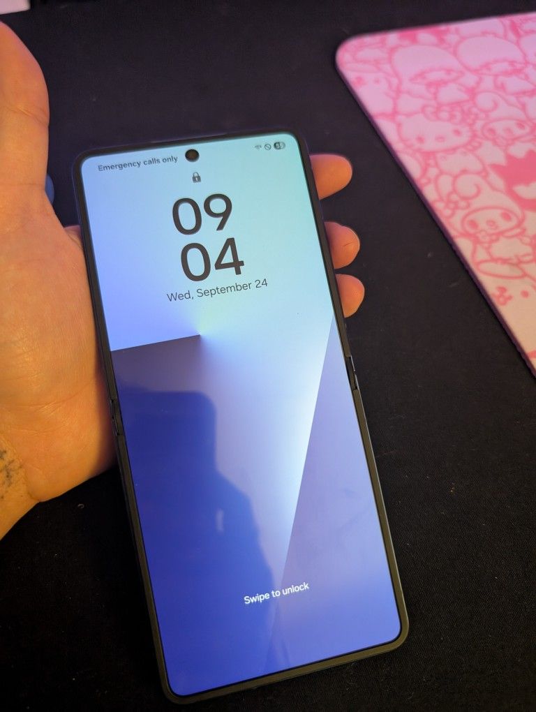 Galaxy Z Flip7 256 gb Xfinity Carrier Locked