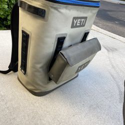 Yeti Hopper Backpack 24