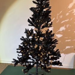 Holiday Time. Artificial Christmas Tree, like new