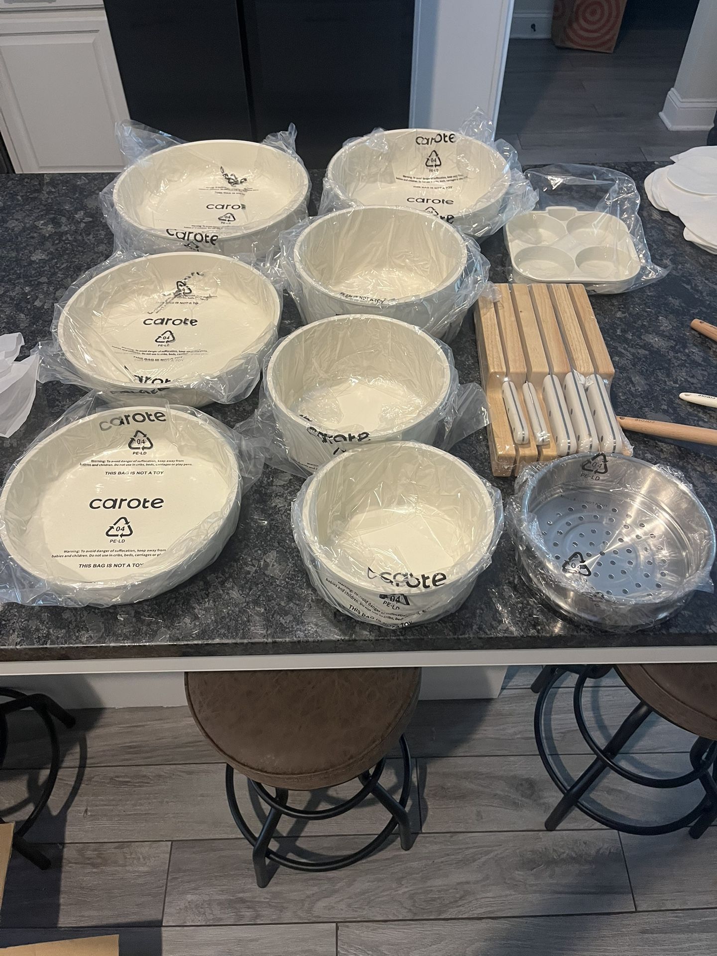 33pc Cookware Set NEW