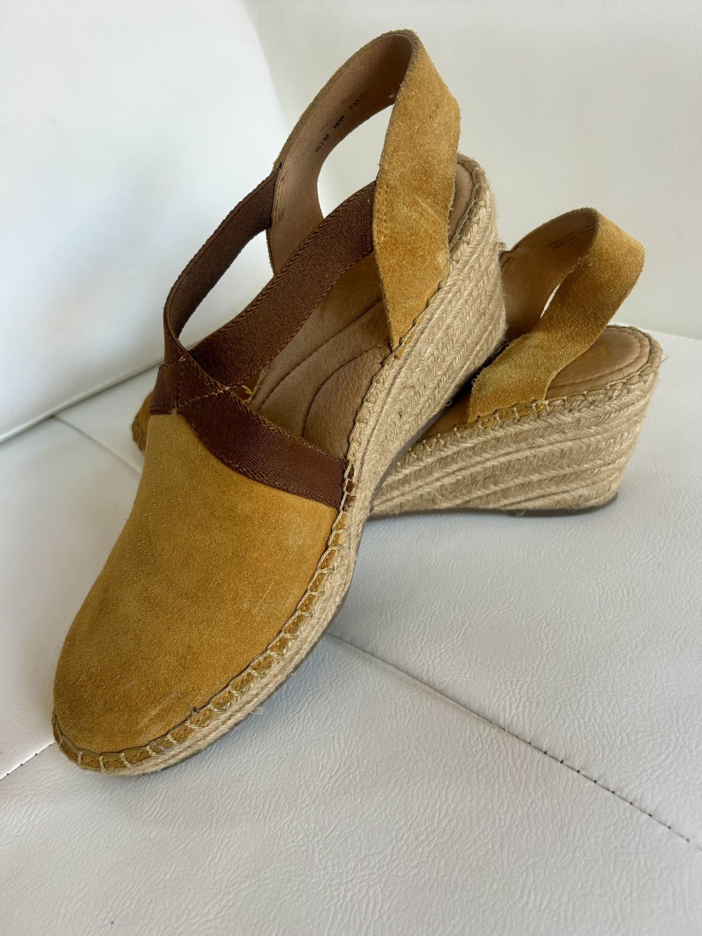 Born Meade Mustard Espadrille Wedge / SZ 10
