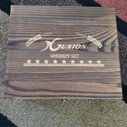 Whiskey Box Set (Never Used)