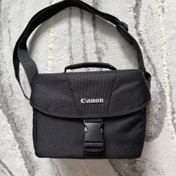 Canon EOS Rebel T7 DSLR Camera Bundle | 2 Lenses + 128GB SD | Excellent