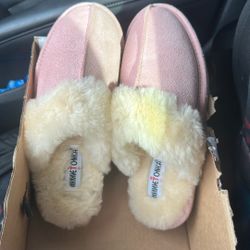 Minnetonka Pink Suede Leather Slippers 