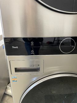LG WASHTOWER STACKED SMART LAUNDRY CENTER